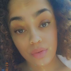 Meet your Posher, Cecily